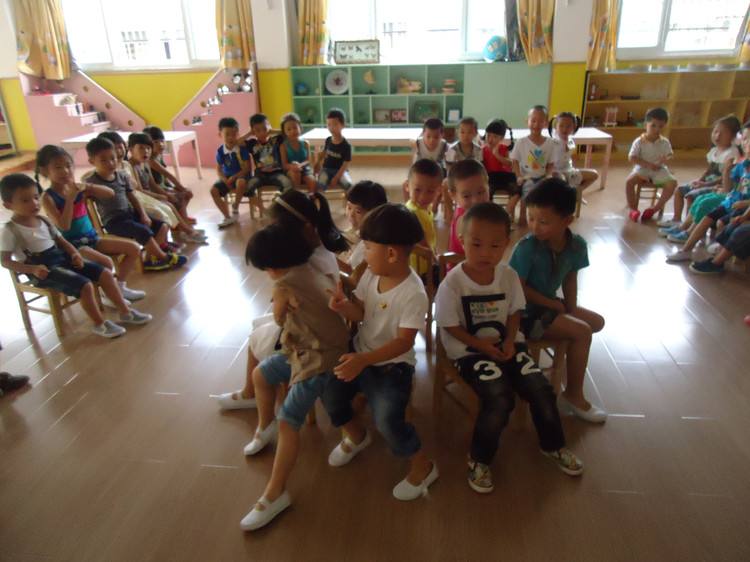 幼儿园游戏,幼儿园亲自游戏,幼儿园设计,广州幼儿园装修,童真装饰